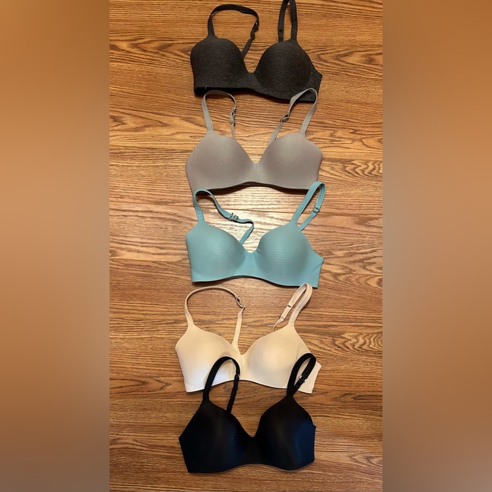 Hanes bras lot. 36C